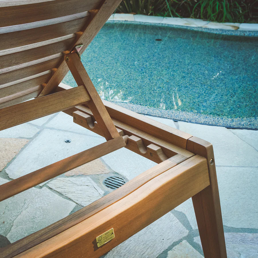 ADOUER WOOD Solid Acacia Wood Outdoor Pool Lounger Sofa With Adjustable Backrest (Natural)