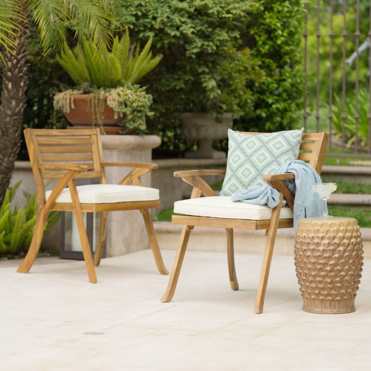 Adouer Wood Round 4-Seater Acacia Wood Patio Dining Set with Slatted Table and Cream Cushioned Armchairs