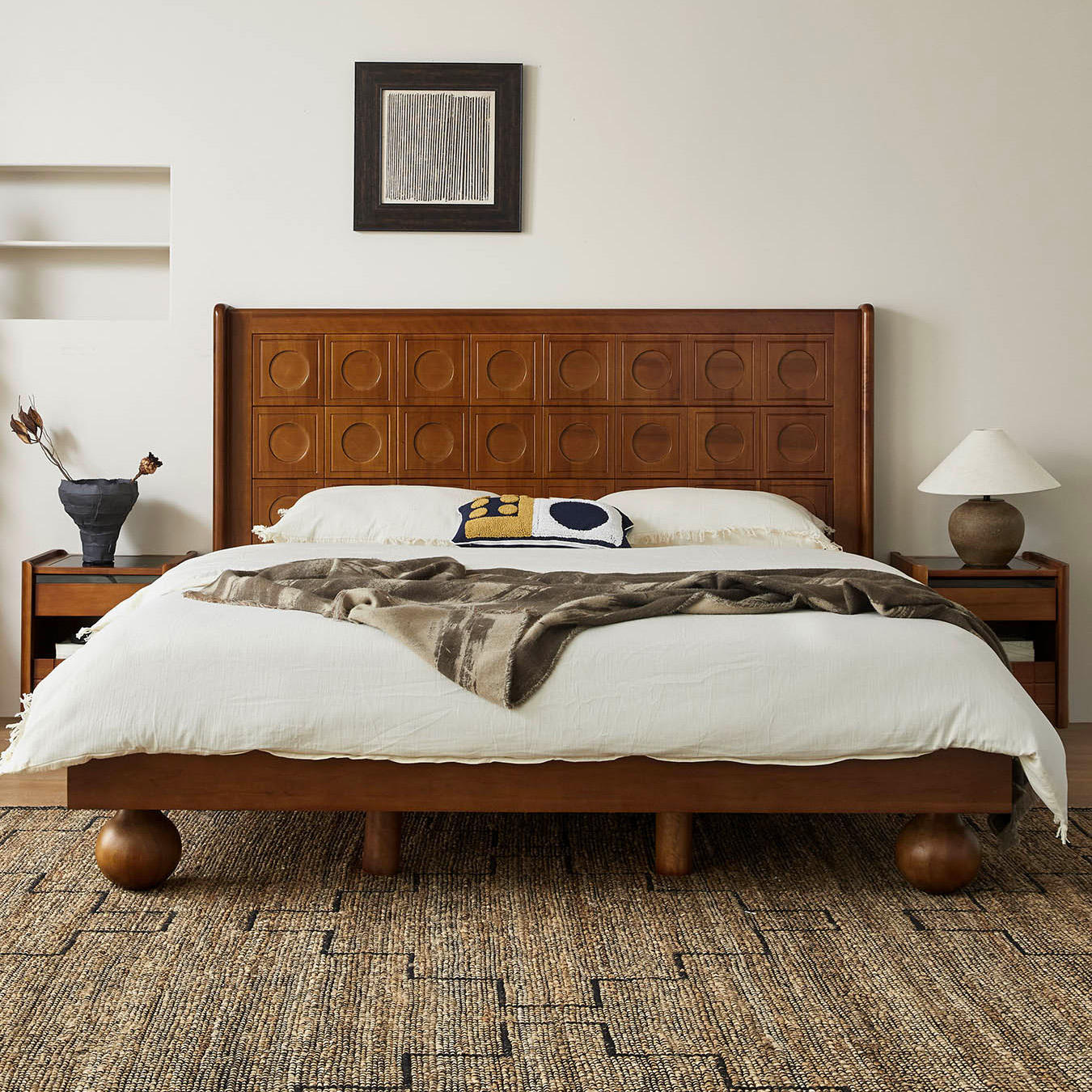 Japanese-Inspired Platform Sheesham Wood Bed: Minimalist Low Profile Design (Light Walnut)